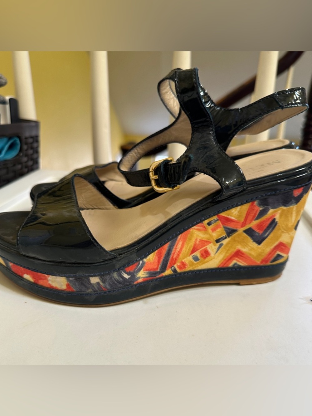 Sesto Meucci Navy Blue Patent Wedge Sandals with Multicolor Geometric Print